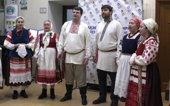 Выступление участников фольклорно-этнографического ансамбля «Череда».