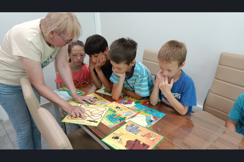 Познавательная программа «Народные промыслы России». КЦСОН Первомайского района.