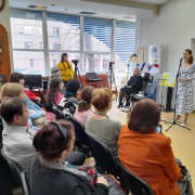 Выступление Марии Маркаровы с романсом «Саша, ты помнишь наши встречи» из репертуара Изабеллы Юрьевой.
